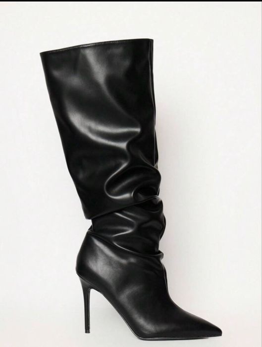 Дамски ботуши на висок ток,не са обувани