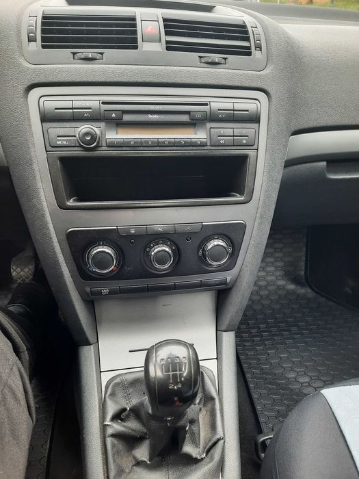 Skoda   Octavia II -1.6  TDI