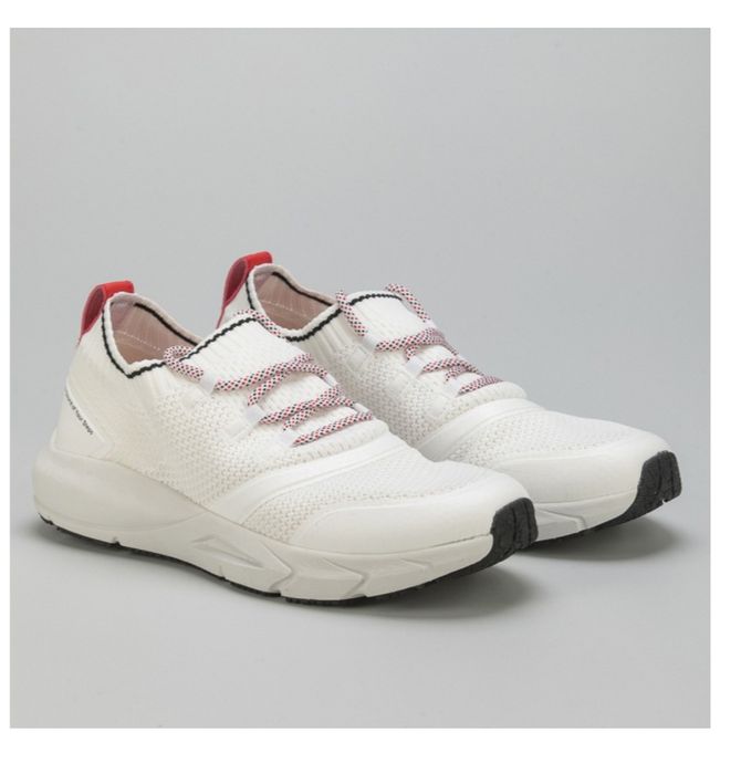 Кроссовки летние стильные