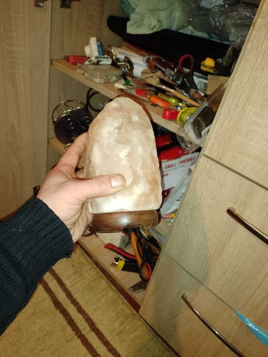 Lampa din drob de sare