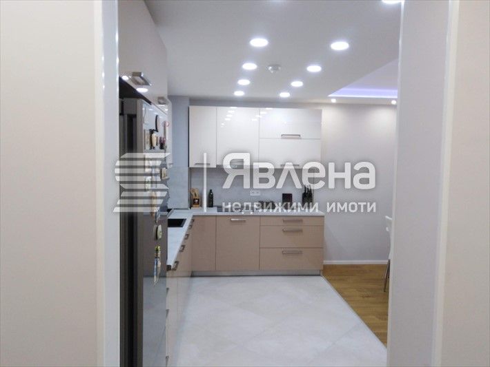 Продава се Двустаен апартамент в София, Манастирски ливади - 85 кв.м за 3059 €/кв.м - Снимка #2