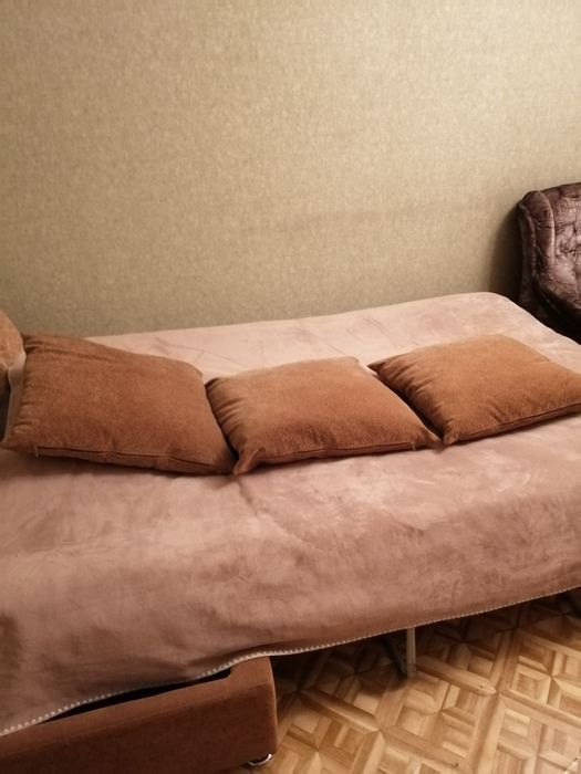 Продается тахта с подушками