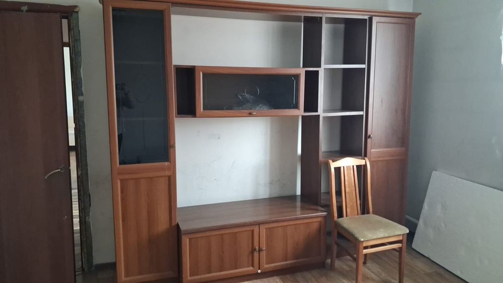 Стенный гарнитур за 10,000