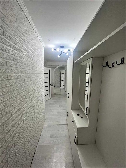 Продам 3-х комн. возле Корзины, 7 мкр