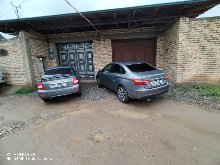 Лада веста седан  1,6