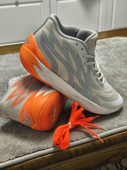 Adidasi foarte comozi la mers