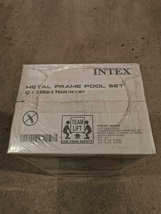 Нов! Басейн с метална конструкция 305см х 76см с помпа и филтър - Intex