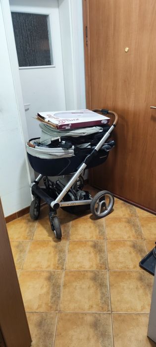 Подарява се детска количка Mutsy