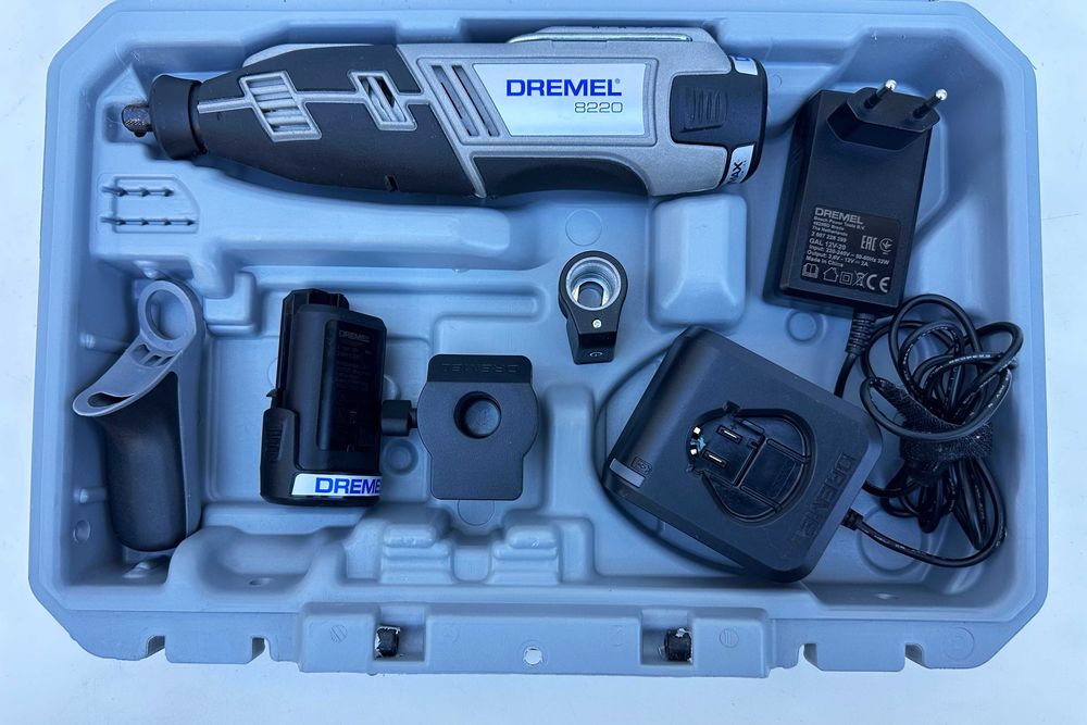 DREMEL 8220 - Акумулаторен мини мултишлайф 2x12V 2.0Ah като нов!