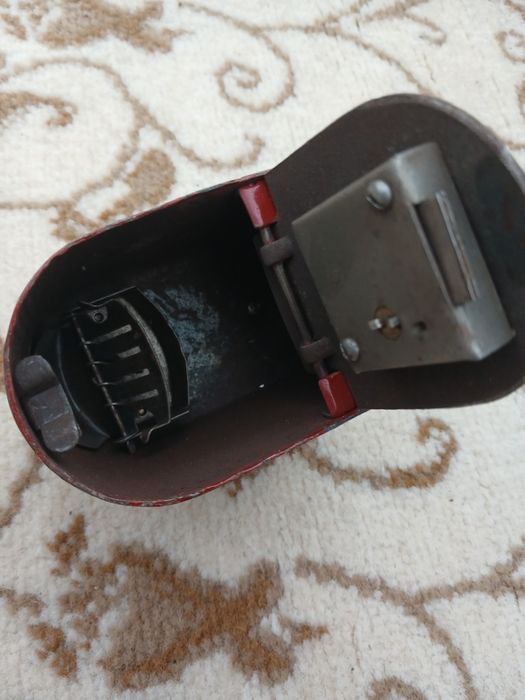 Касичка от соца с  ключ