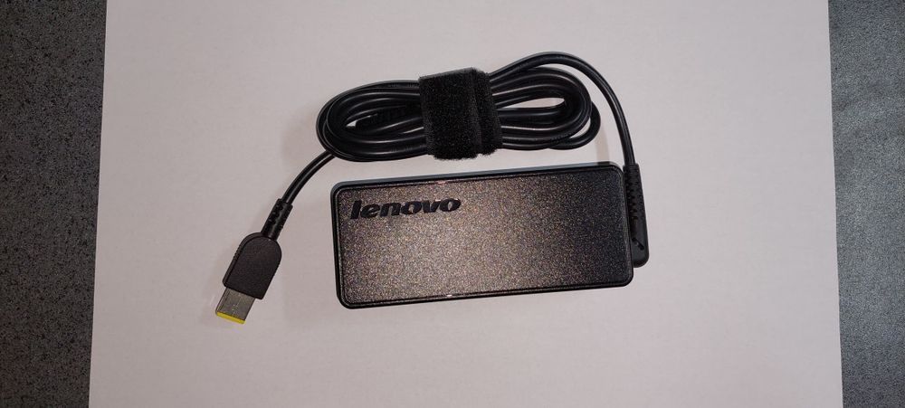 Incarcatore/Alimentatoare laptop-uri Lenovo, Dell si Toshiba