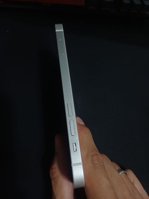 Iphone 12 в идеальном состоянии