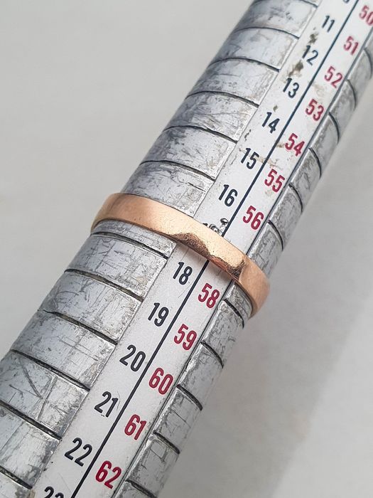 Inel din aur de 14K (583) model vintage cu rubin și email albastru
