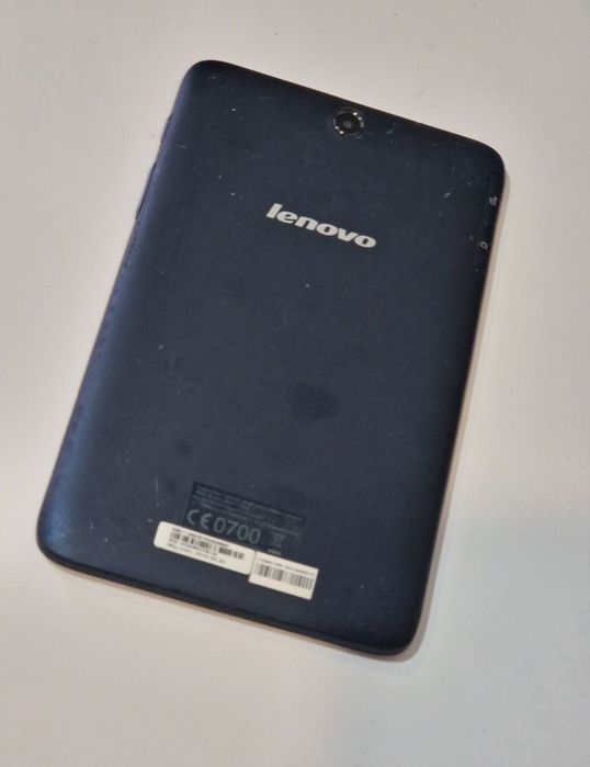 Tableta Lenovo cu slot de card si Sim