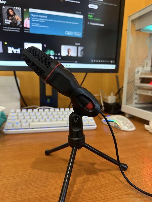 Геймърски/стрийминг микрофон Trust GXT – с държач и стойка