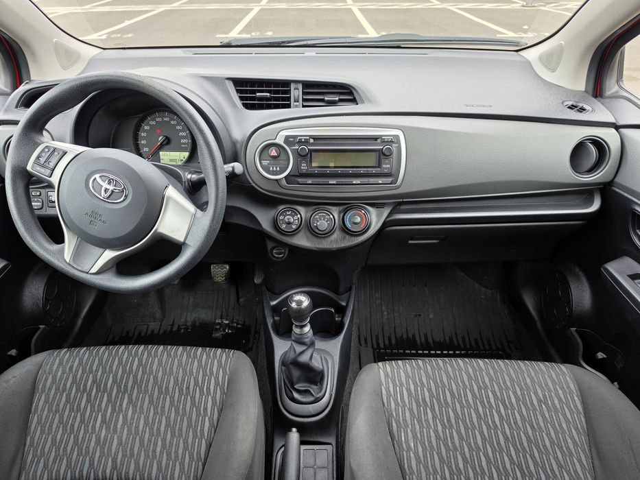 Toyota Yaris 2012 , 78.000 km , 1,3 benzina , euro 5 , unic proprietar.