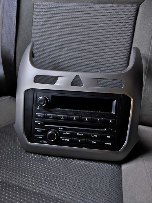 Штатная магнитола Chevrolet Cobalt с рамкой