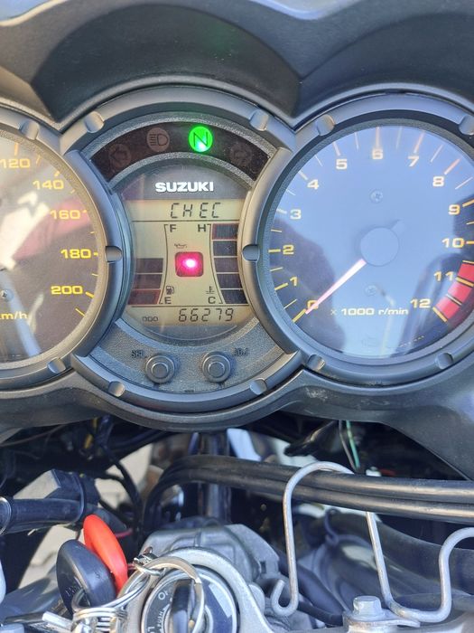 Suzuky v strom dl 650  2007