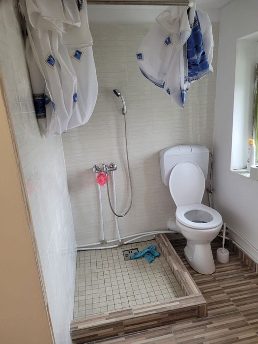 Inchiriez casa cu 2 camere