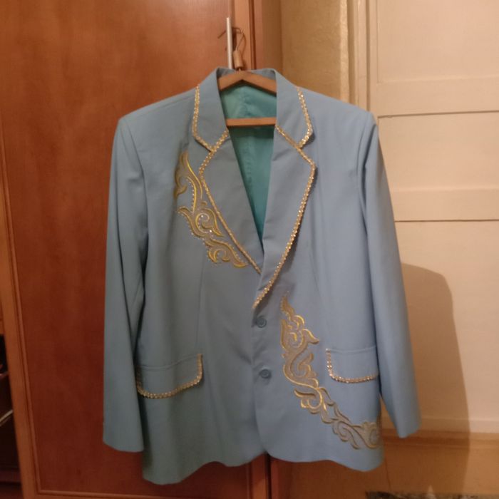 Костюм двойка продам 15000тг