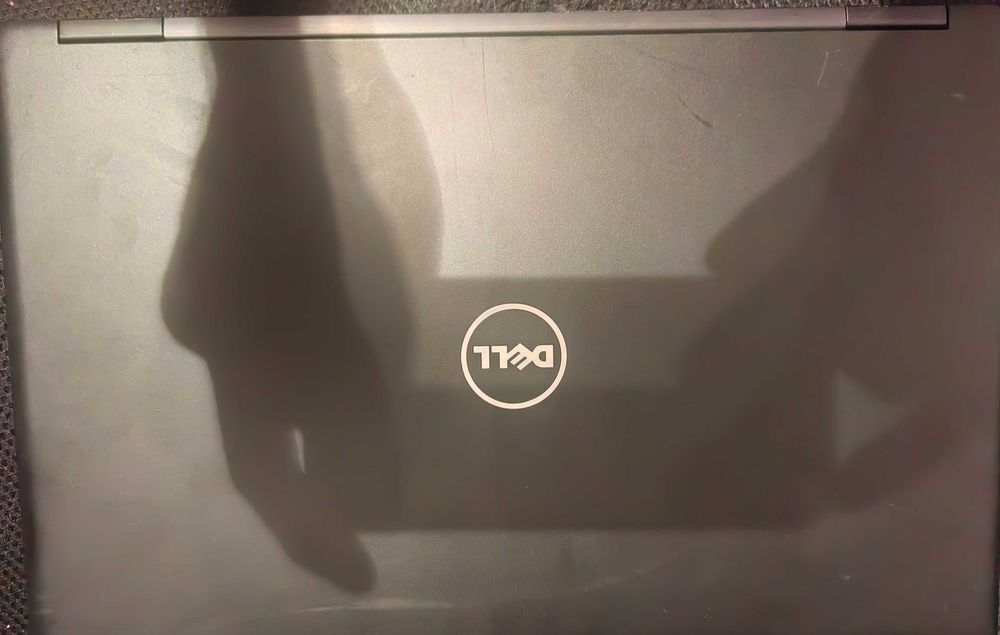 Лаптоп Dell Latitude 5580 I5 6th /12Ram/256m2/