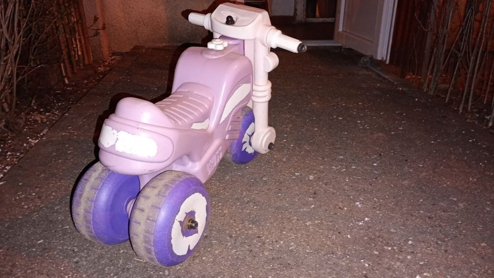 Vând Motocicleta copiii 1-6 ani