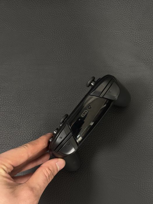 Продавам Nintendo Switch PRO controller