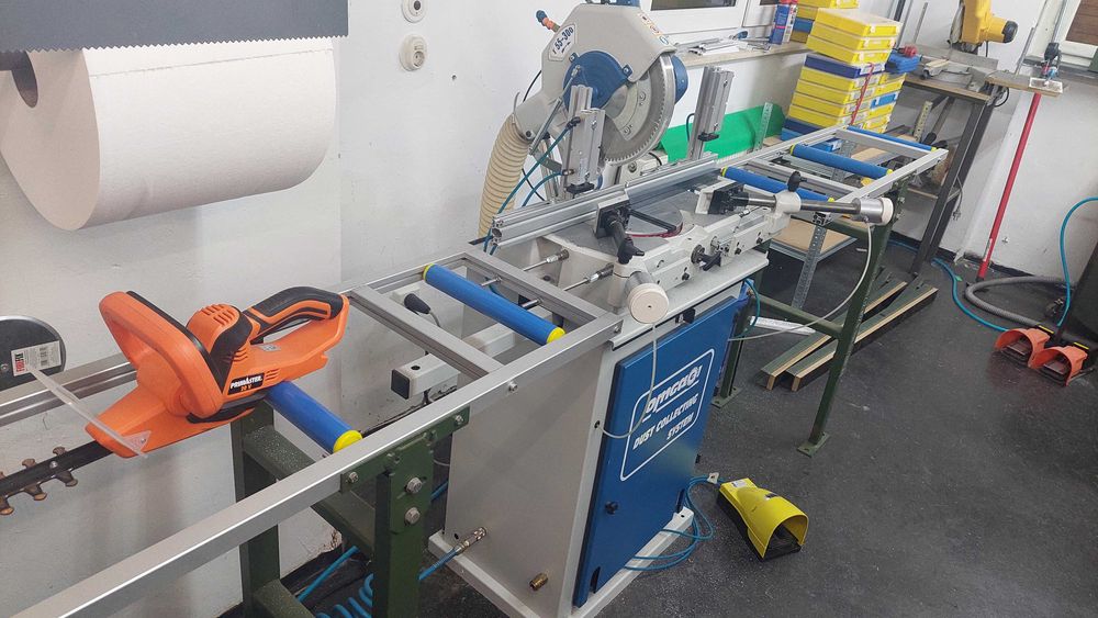 Цоркуляр за алуминий с вградена аспирация и ролбани