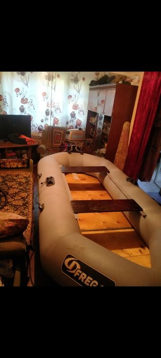 Продам лодку с мотором