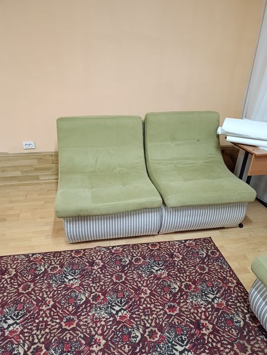 Продам диваны для офиса