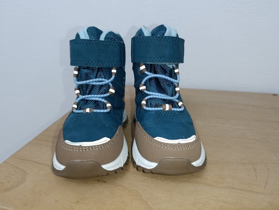 Продам новую детскую обувь