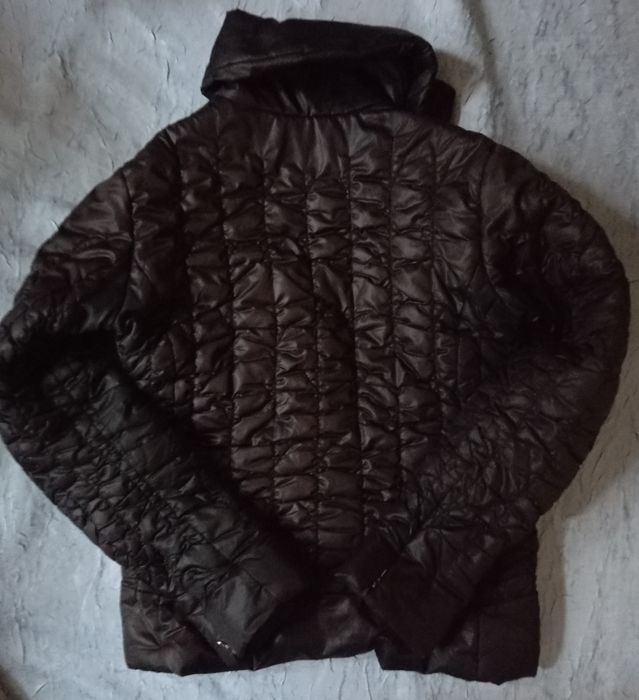 Vând geacă dama Lacoste!