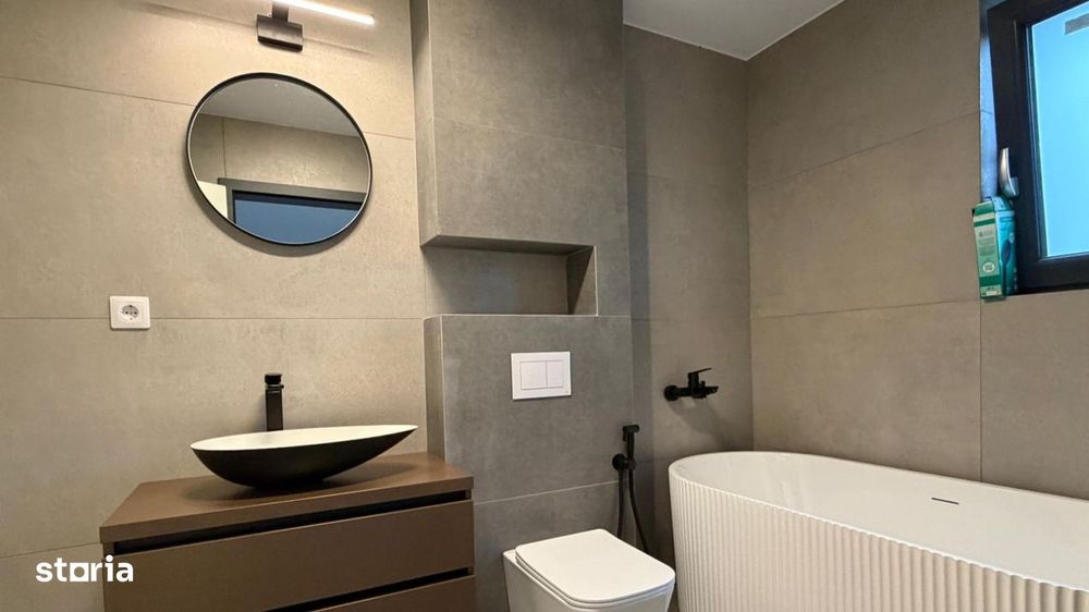 Apartament 4 camere 115mp si curte 200mp Calea Cisnadiei