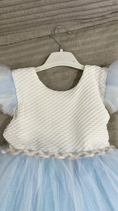 Платье праздничное на 6-7 лет