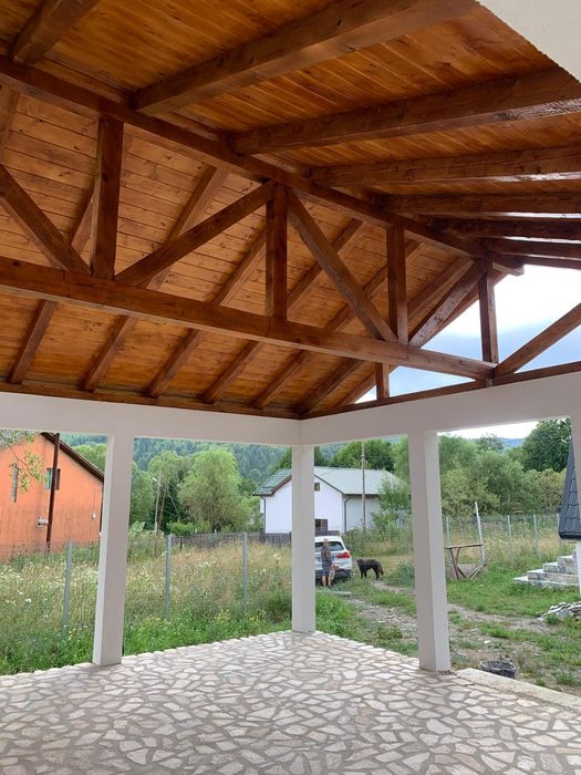 Doua cabane de închiriat