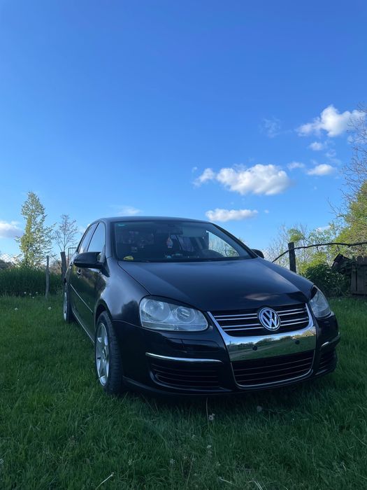 Vând sau schimb GOLF 5  1.9tdi