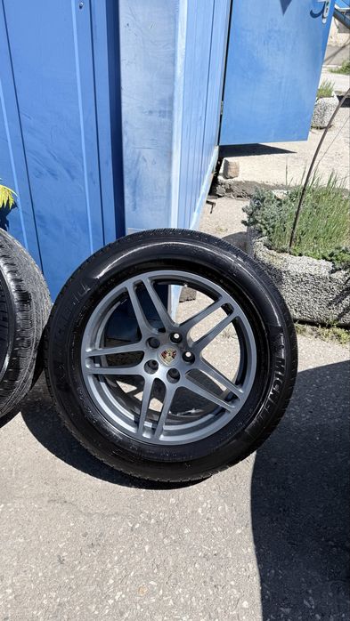 Джанти с гуми за Porsche Macan 5x113 R18