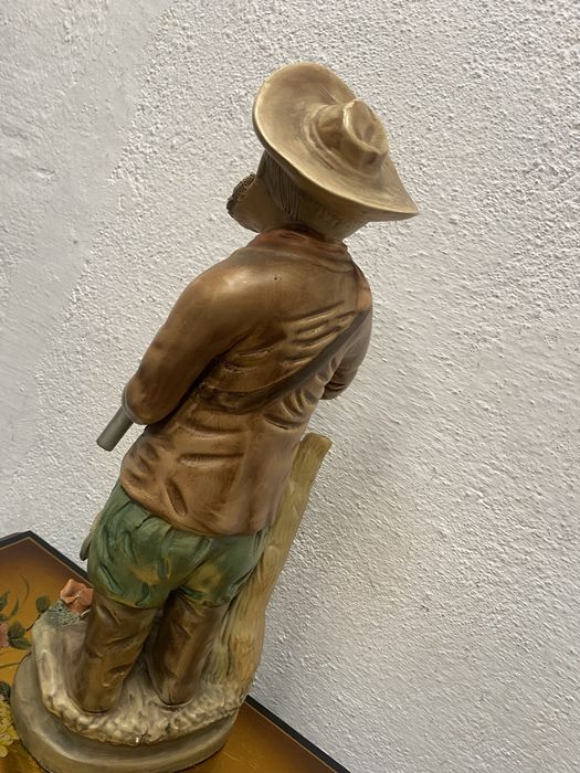Порцеланова фигура Capodimonte Италия ловец с куче