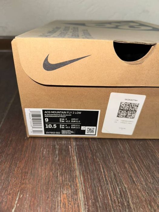 Новые кроссовки Nike