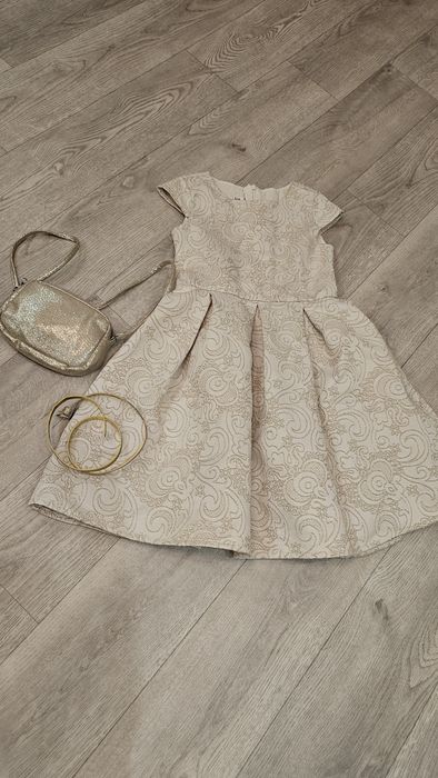 Платье  нарядное