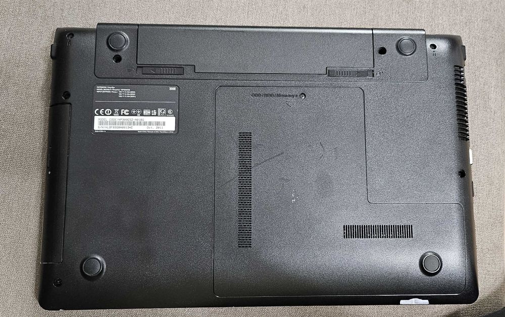 Лаптоп Samsung Series 3 Intel® Core i3