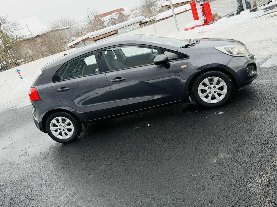 Vand kia Rio recent adusa an 2014
