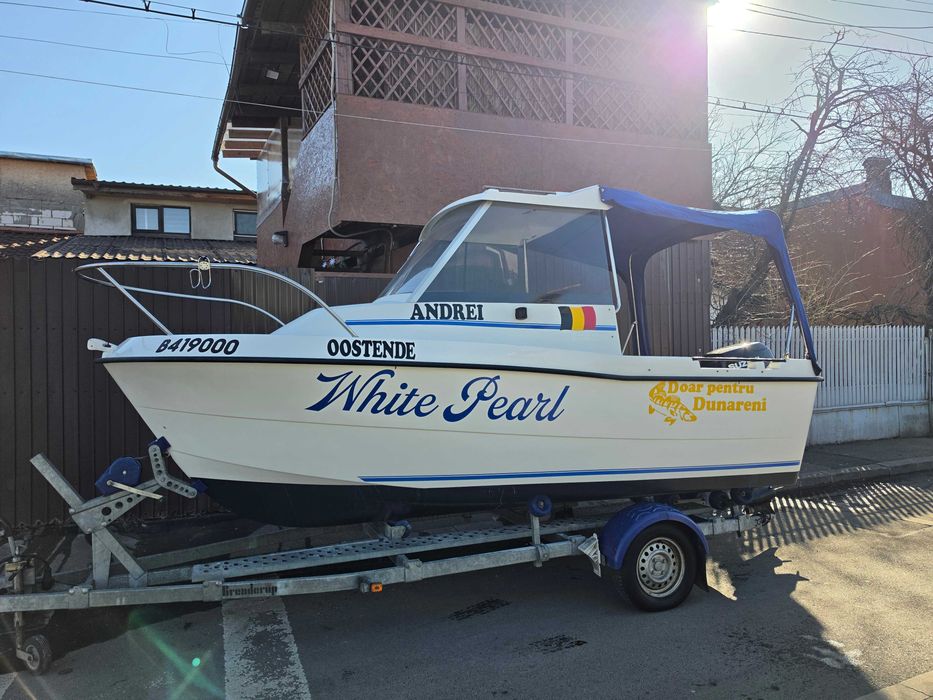 Barca cabinata Beneteau Antares 550 cu motor si peridoc Inmatriculata Belgia