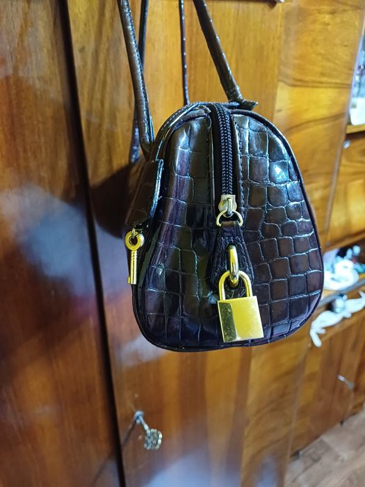 Poșetă  piele  de crocodil