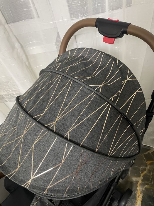 Продам прогулочную коляску