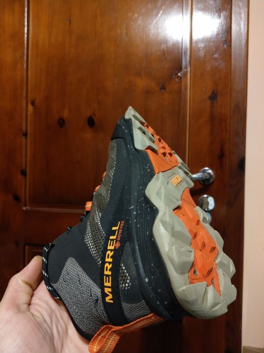 Merrell gore-tex. 43нм. 27,3см.