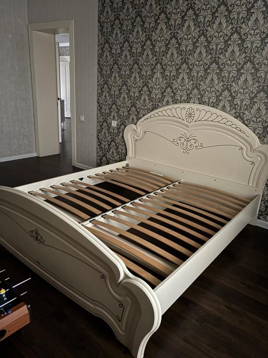 Продаю Спальный гарнитур комплект