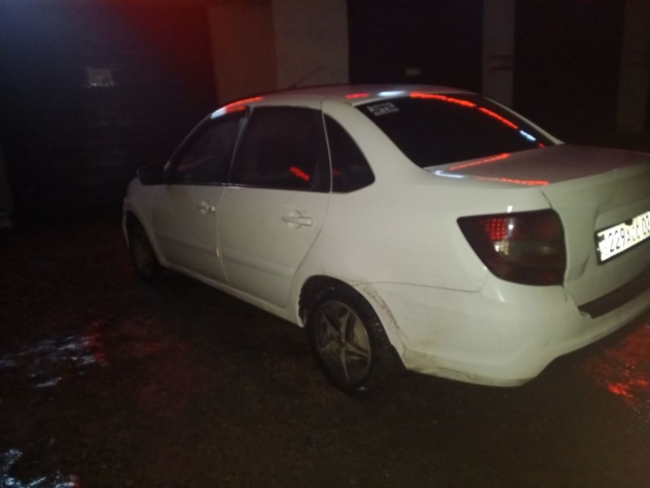 Lada granta FL 2019 газ бензин, автомат