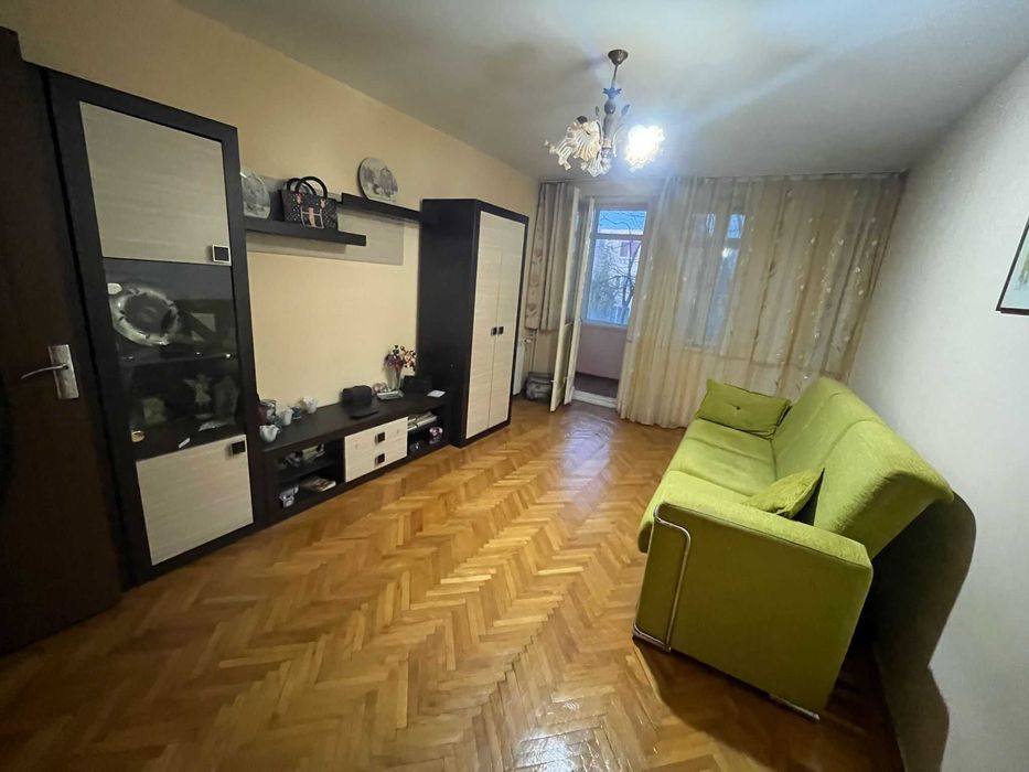 Vând apartament 2 camere, Str. Crișan