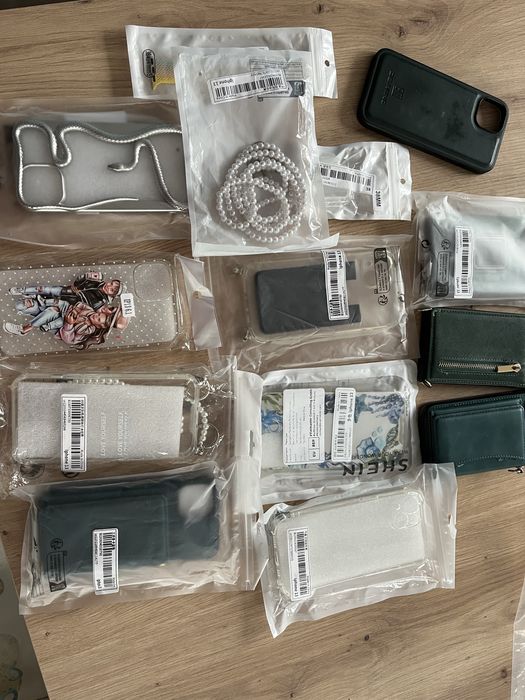 Кейсове за iphone 13. Общо 11 бр за 10 евро